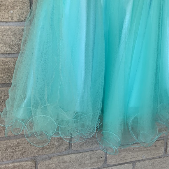 Rianna Couture Prom Dress size 2 - Picture 3 of 6